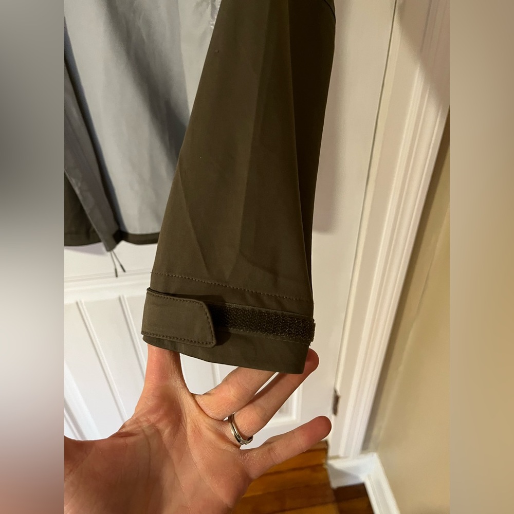 The North Face Rain Jacket - Picture 7 of 7